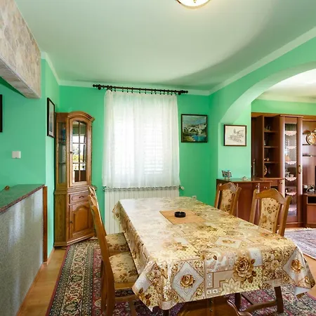 Vila Kraljica Krk Town